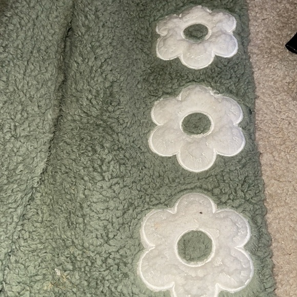 Crave Fame Plush jogger - Picture 2 of 7